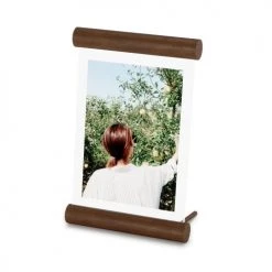 Umbra Cadres Et Albums Photos Cadre Photo Scroll L Bois Marron -Décoration de porte Soldes cadre photo scroll l bois marron 3