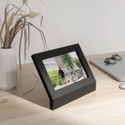 Umbra Cadres Et Albums Photos Cadre Pour Photo 10x15cm, Incliné, à Poser, En Bois Noir -Décoration de porte Soldes cadre pour photo 10x15cm incline a poser en bois noir 4