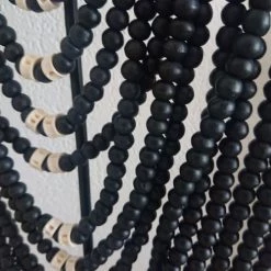 My Bliss Home Bustes Et Statues Collier Décoratif En Coquillages Beiges Et Noirs L30 X H60 Cm -Décoration de porte Soldes collier decoratif en coquillages beiges et noirs l30 x h60 cm 3