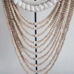 My Bliss Home Bustes Et Statues Collier Décoratif En Coquillages Et Perles De Bois L30 X H60 Cm -Décoration de porte Soldes collier decoratif en coquillages et perles de bois l30 x h60 cm 3