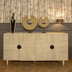 Now’s Home Bustes Et Statues Collier En Coquillages Sur Pied En Métal Noir -Décoration de porte Soldes collier en coquillages sur pied en metal noir 7