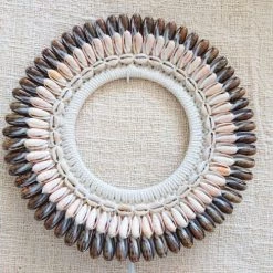 My Bliss Home Bustes Et Statues Collier Marron Beige En Coquillages 30x45 Cm -Décoration de porte Soldes collier marron beige en coquillages 30x45 cm 3