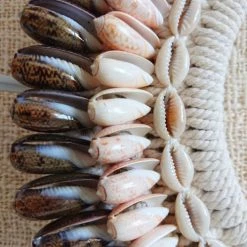 My Bliss Home Bustes Et Statues Collier Marron Beige En Coquillages 30x45 Cm -Décoration de porte Soldes collier marron beige en coquillages 30x45 cm 4