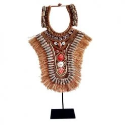 My Bliss Home Bustes Et Statues Collier Tribal En Raphia Et Coquillages 38 X 50 Cm