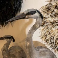 Now’s Home Bustes Et Statues Statuette Héron Nuances Grises Et Noires En Plumes H120 -Décoration de porte Soldes statuette heron nuances grises et noires en plumes h120 2